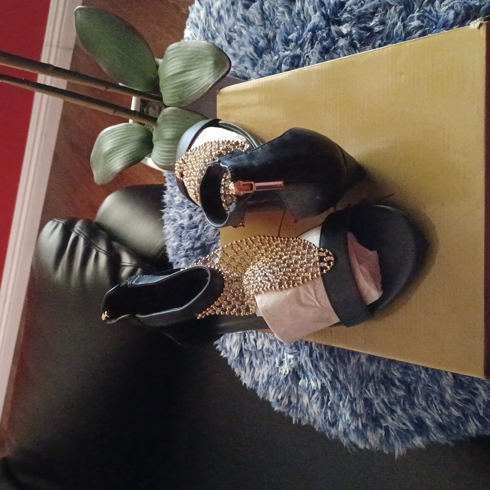 Women shoes - Picture 3 of 5